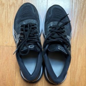 Asics Gel Nimbus 21 Men’s size 9.5